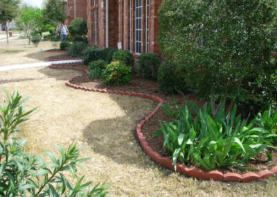 Landscaping / Borders / Tree Planting - Lawn Expert - DFW Texas
